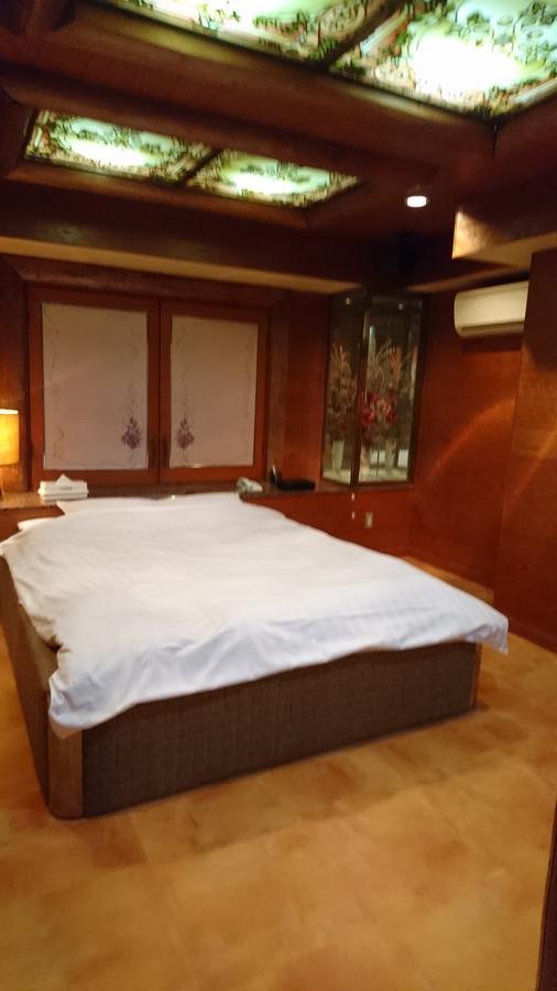Hotel Loire (Adults Only) Osaka Exteriör bild